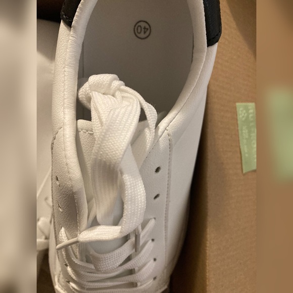 Lace-Up Front Flatform Skate Shoes - Picture 5 of 7